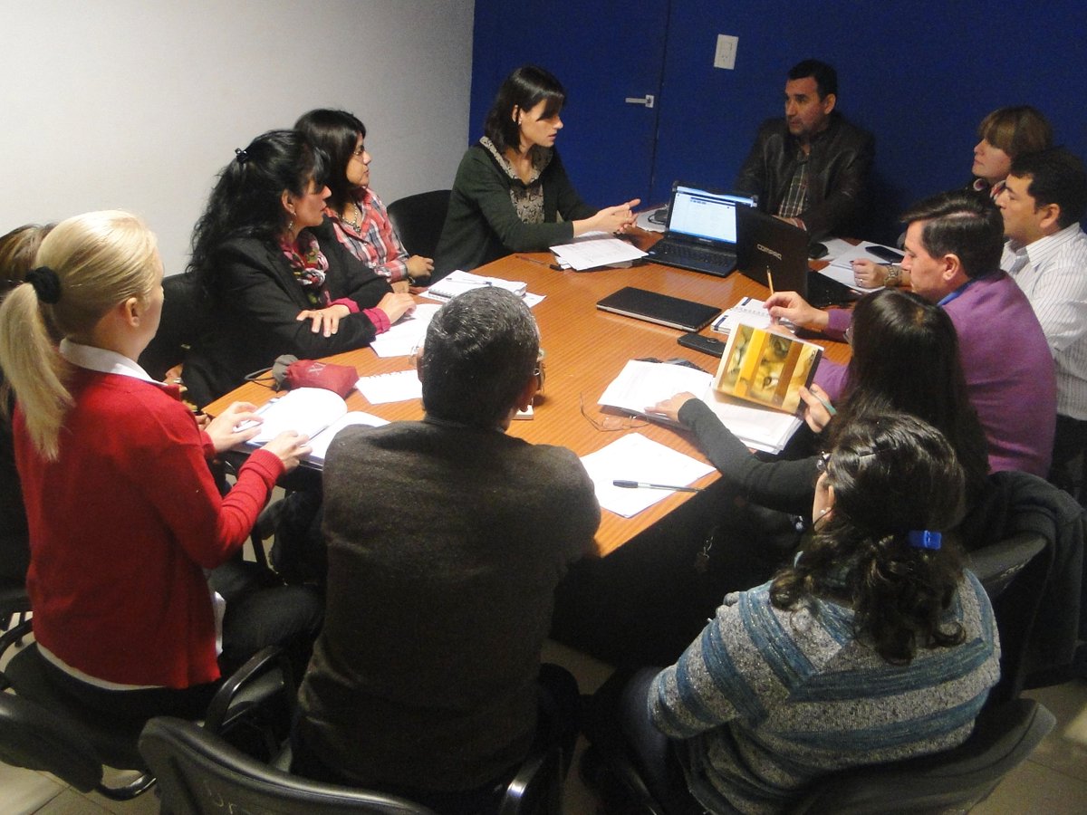 ChacoSalud's tweet photo. #Salud fortalece el trabajo de planificación con equipos de @s_atencion y @RSanitarias con el fin de optimizar los servicios en la provincia https://t.co/1tihES0fFI