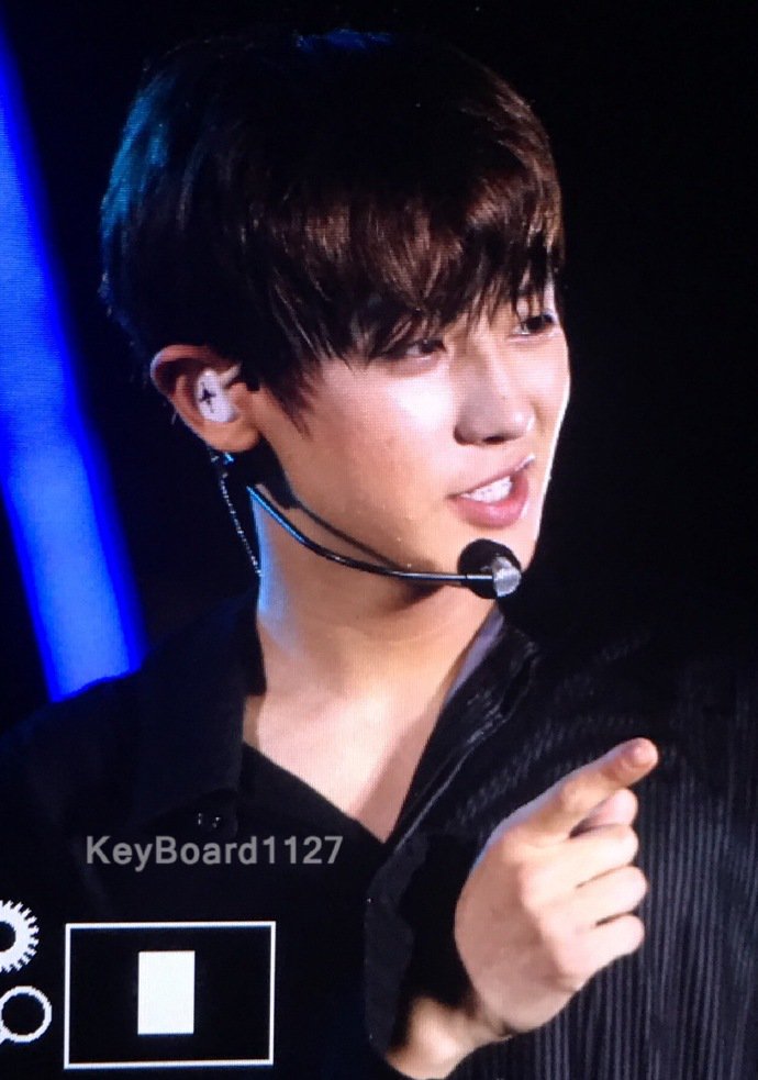 OohHunnies's tweet photo. #CHANYEOL ไม่อยากเห็นภาพชานเรย ซอยผมหน้าม้าแบบนี้อีกแล้ว คือทรงผมแบบนี้น่ารักอ้ะ ดูหล่อ ชอบบบบ 😍 #EXOrDIUMinHangzhou https://t.co/qAdC4F7wAX