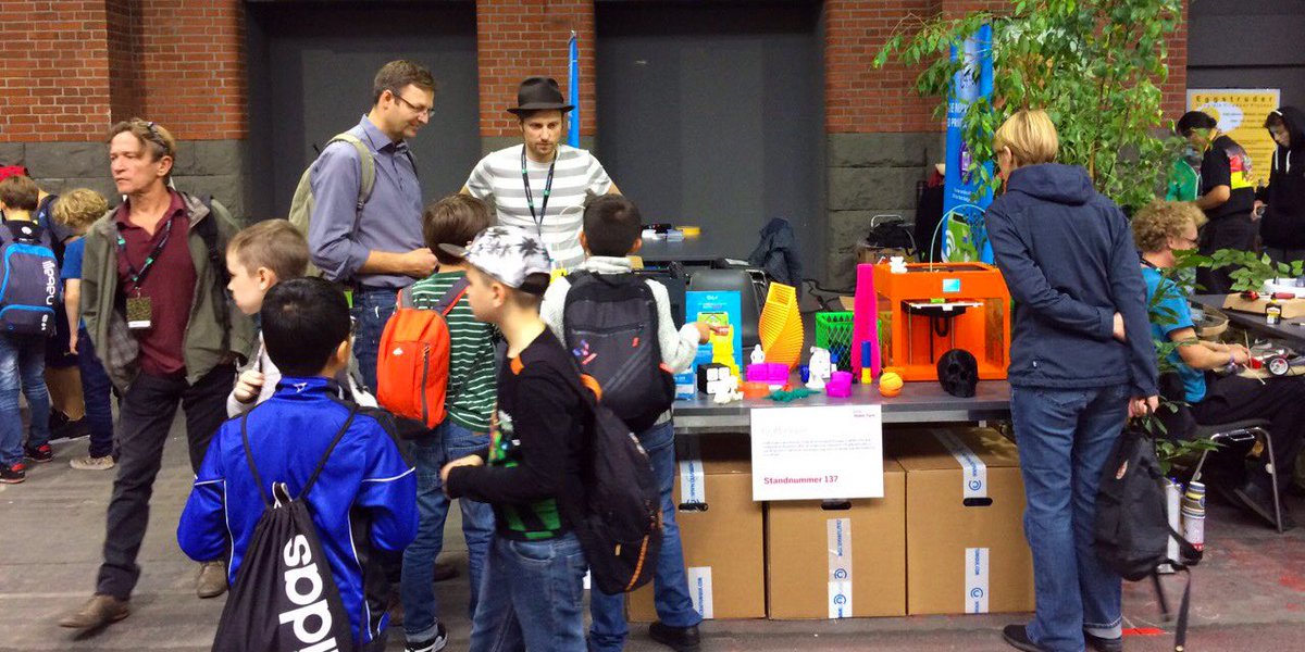 CraftBot3D's tweet photo. What a day at @MakerFaireBER! Today's kids day and this little guys took off all of our 3d printed Teddybärs! :) #mfb16 #craftunique https://t.co/FLebsohTR6