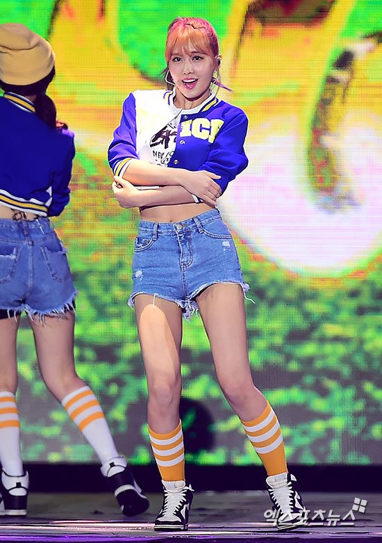 Momo Hirai Daily Fancam Cheer Up Momo Focus 16 K Pop World Festival Momo 모모 Twice 트와이스 T Co 9tfsbo2mwq