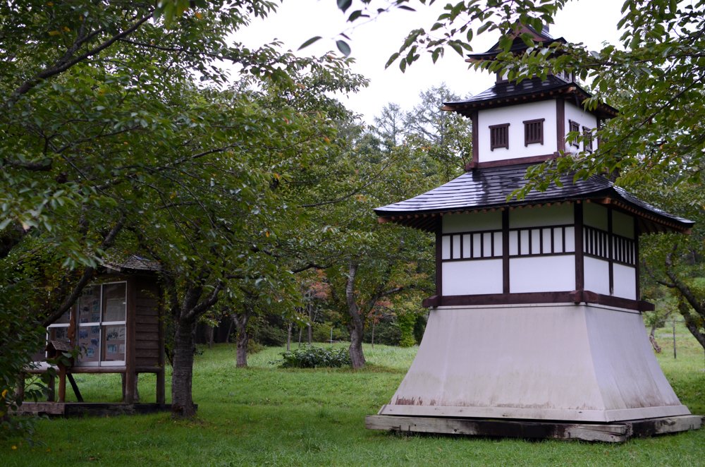 good_hokkaido's tweet photo. 館城跡。松前藩最後の城です。なんと着工後75日で旧幕府軍に攻め落とされたそう。松前氏は福山城から館城に逃れ、さらに熊石の方に逃がれたらしいです。
#北海道 #hokkaido #厚沢部 #assabu #城 #Castle https://t.co/2eIpC3Or8X