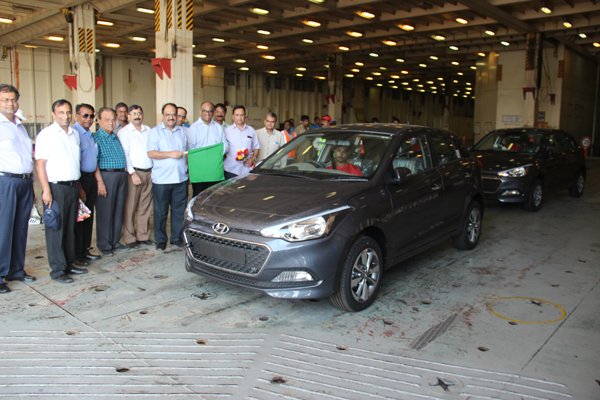 Deendayal_Port's tweet photo. MV DRESDEN Berthed at Kandla today.First ever coastal car movement from Chennai to Kandla.Offloaded 1285 cars and load 554 cars to Chennai. https://t.co/mlSTXVfqd1