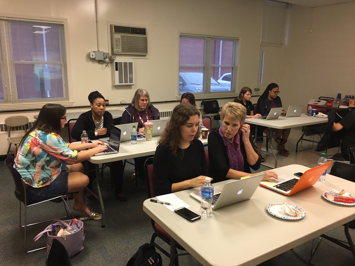 tlfowle1's tweet image. School counselors using Google Classroom! #ccsinnovation