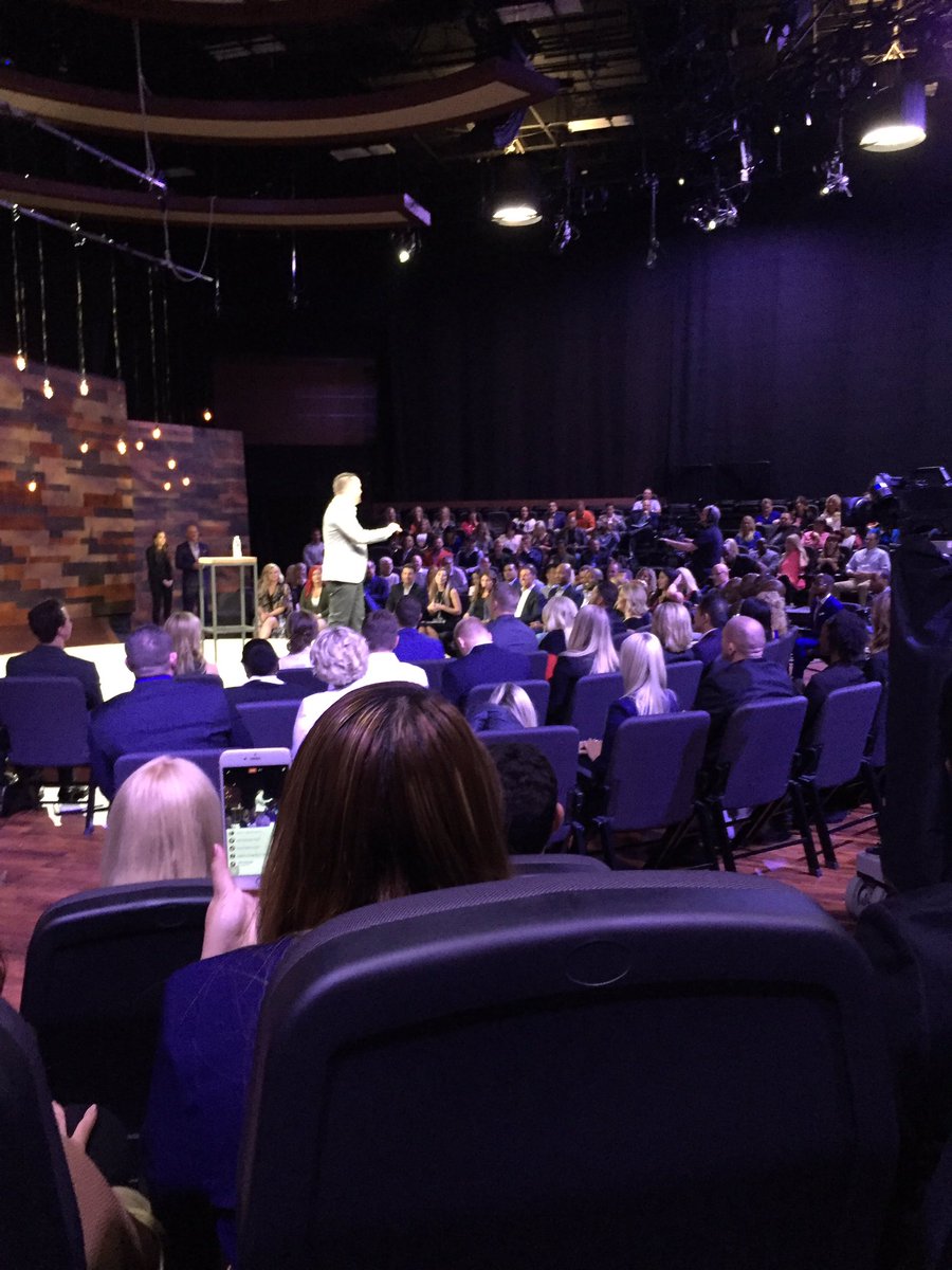 DennyFaircloth's tweet photo. So excited to be at this #EPIC #leadership #personaldevelopment event with #JohnMaxwell happening now. Thanks Simon! #mlmnation https://t.co/2bPhGOOBL0