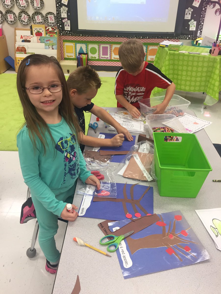 Kindercuties123's tweet photo. Apple themed centers!  Learning in kindergarten is so much fun! #bpscubs https://t.co/lYEBYG4DhK