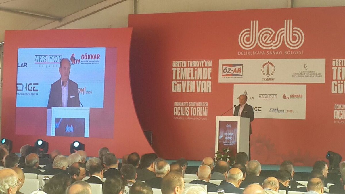 deliklikayasb's tweet photo. İstanbul Büyükşehir Belediye Başkanı Sn. @Kadir__Topbas, konuşmasını yapmak üzere kürsüde.
#TemelindeGüvenVar #DESBAçılıyor #DESB https://t.co/zcGW7b7s6e