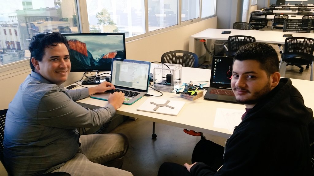 LucasArzolaPhD's tweet photo. Early morning #3dprinting at the @p18startups coworking space @drone_designer #workhardplaytropical https://t.co/DMrlprgluZ