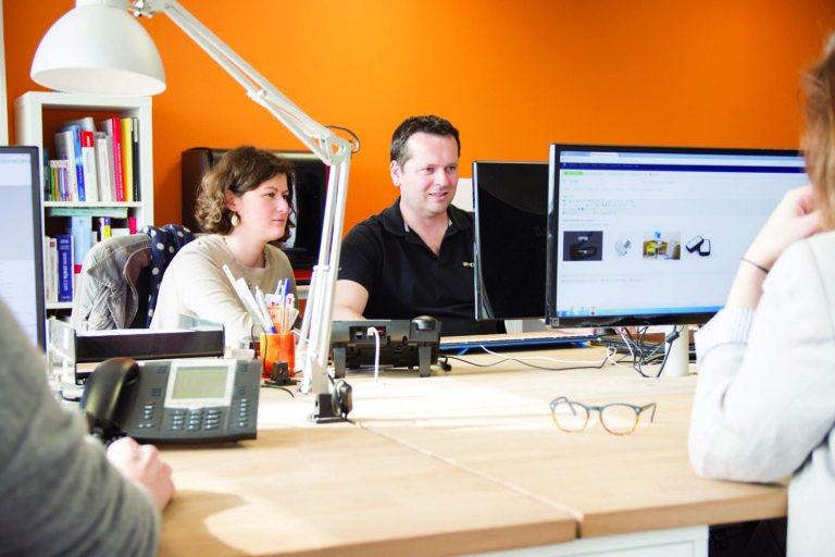 bgehdf's tweet photo. [Portrait @rd2_innovate] Une entreprise qui innove dans les #hautsdefrance @Eurasante #objetconnecté #impression3D https://t.co/tes5dYp8WE https://t.co/CgDfNBcgsc