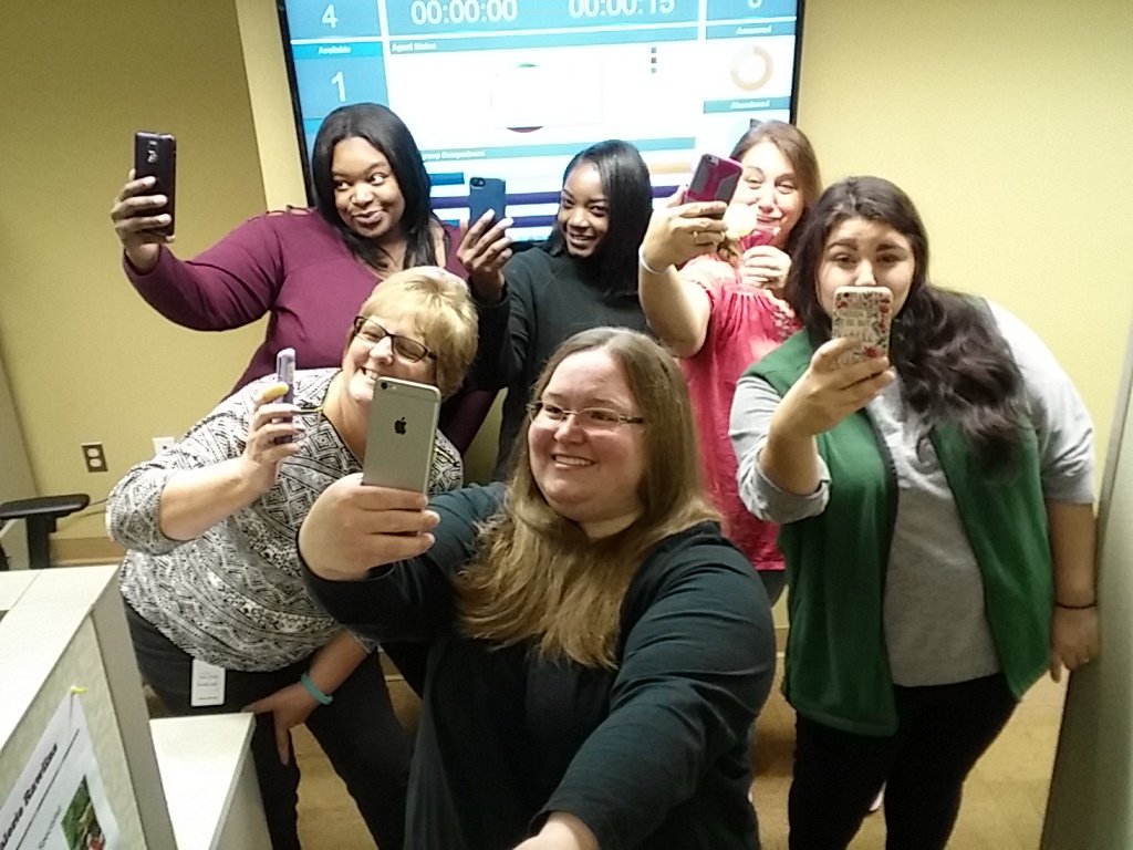 Shimmers416's tweet photo. @CCCUTED #FridayFun #WorkSelfie #Winning #ILoveMyJob #GoodLookingBunch #eCommerce #TeamECommerce https://t.co/LG3DsQfKDL