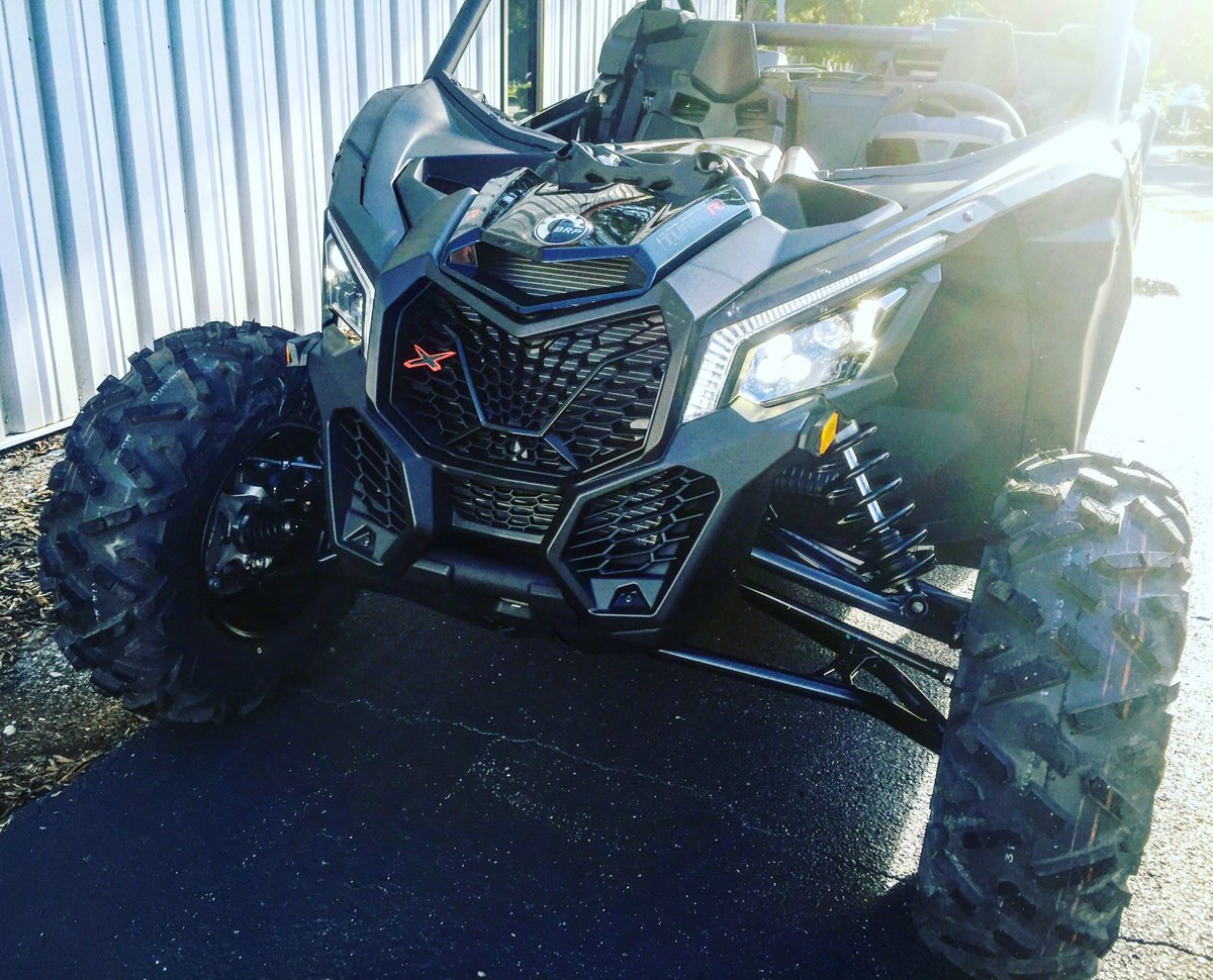 ActionKawasaki's tweet photo. 2017 Can-Am Maverick X3 Xds Turbo!!!! Goodmorning 😍💯🏁🤘🏻#actionkawasakicanam #actionktm #canam #maverickx3 https://t.co/jKFd9scRQl