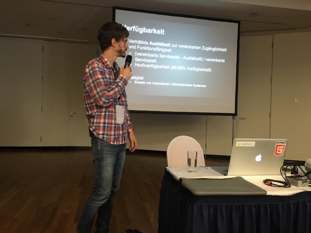 Thomas Bachmann (<a href="/thobach/">Thomas Bachmann</a>) spricht bei #JSD2016 über sichere Webanwendungen.