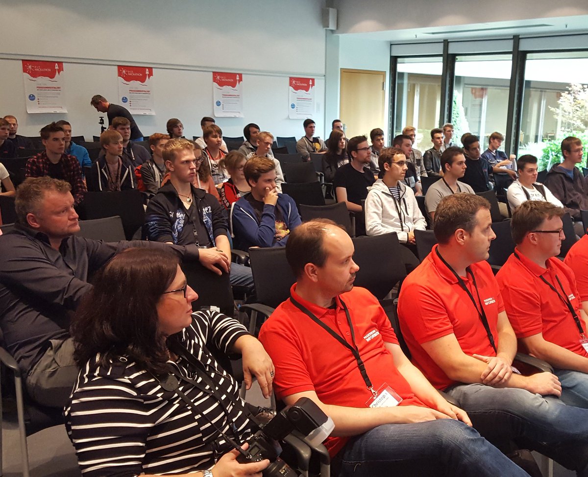 PITHackathon tweet picture