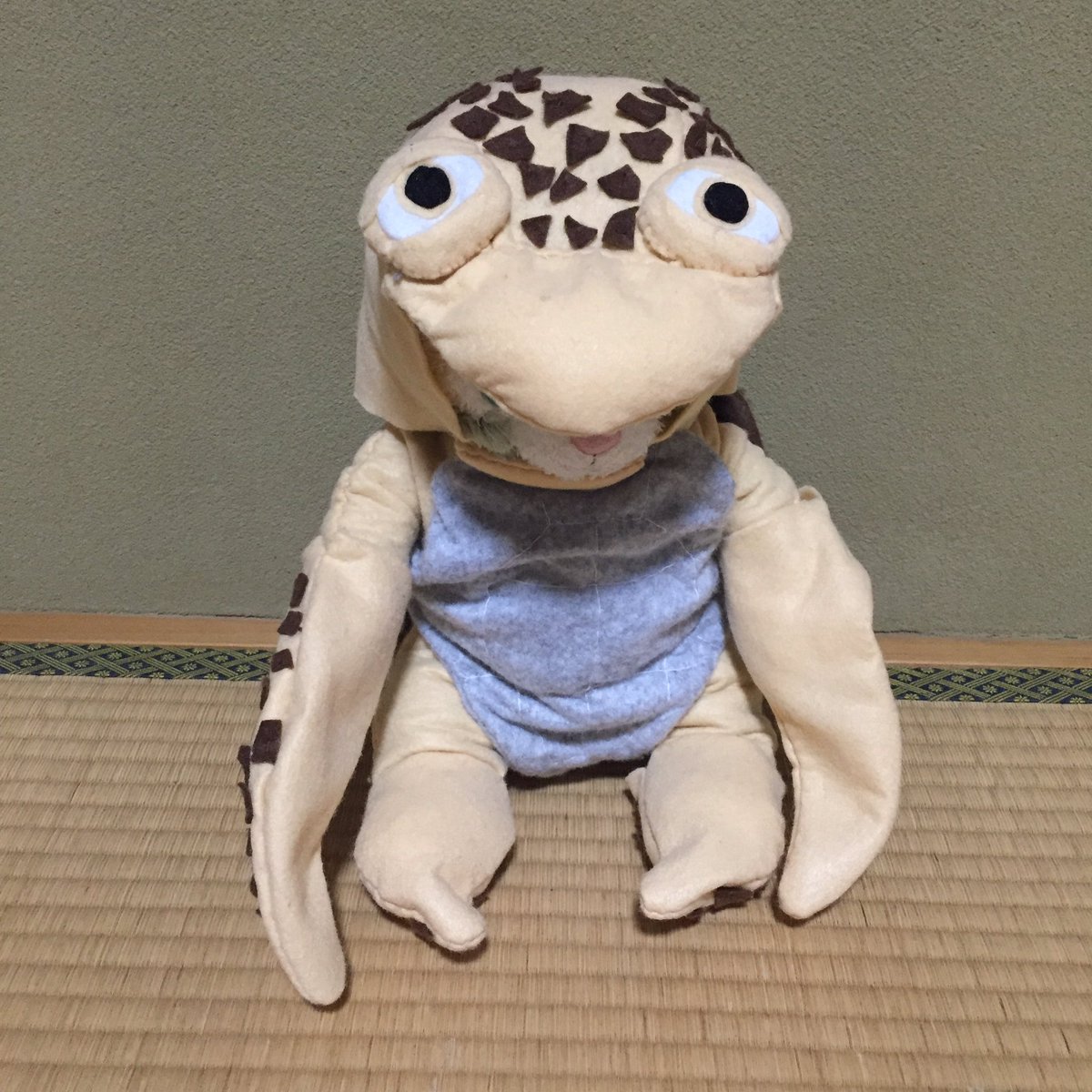 こむぎ タコのハンクの帽子が完成しました この帽子 をかぶって ニモとマーリンの服を着たダッフィーとドリーの服を着たシェリーメイとクラッシュの服を着たジェラトーニを連れてディズニーハロウィンのフル仮装の日に遊びに行きます ファインディング