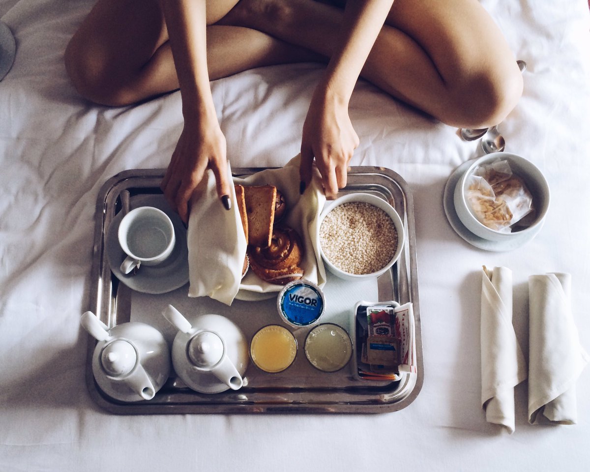 OneNightApp's tweet photo. Because your house doesn’t have room service... #YourRoomIsWaiting #OneNightApp https://t.co/BMw3QUdveh
