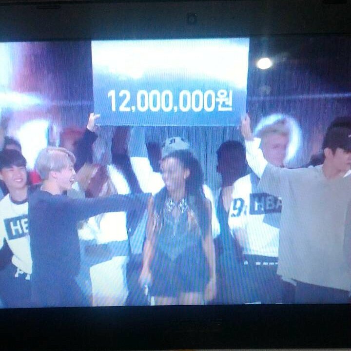 gummysmile93's tweet photo. THEY'RE SO CLOSE OMG. BTS CONGRATS FOR ALL WINNERS! #KWF2016 https://t.co/zU31kd1YJx