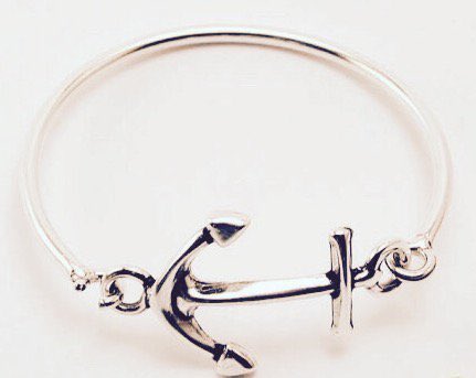 turopacofrade's tweet photo. Pulsera Esperanza de Triana bañada en plata. Contáctanos! https://t.co/fCKH0leyA7