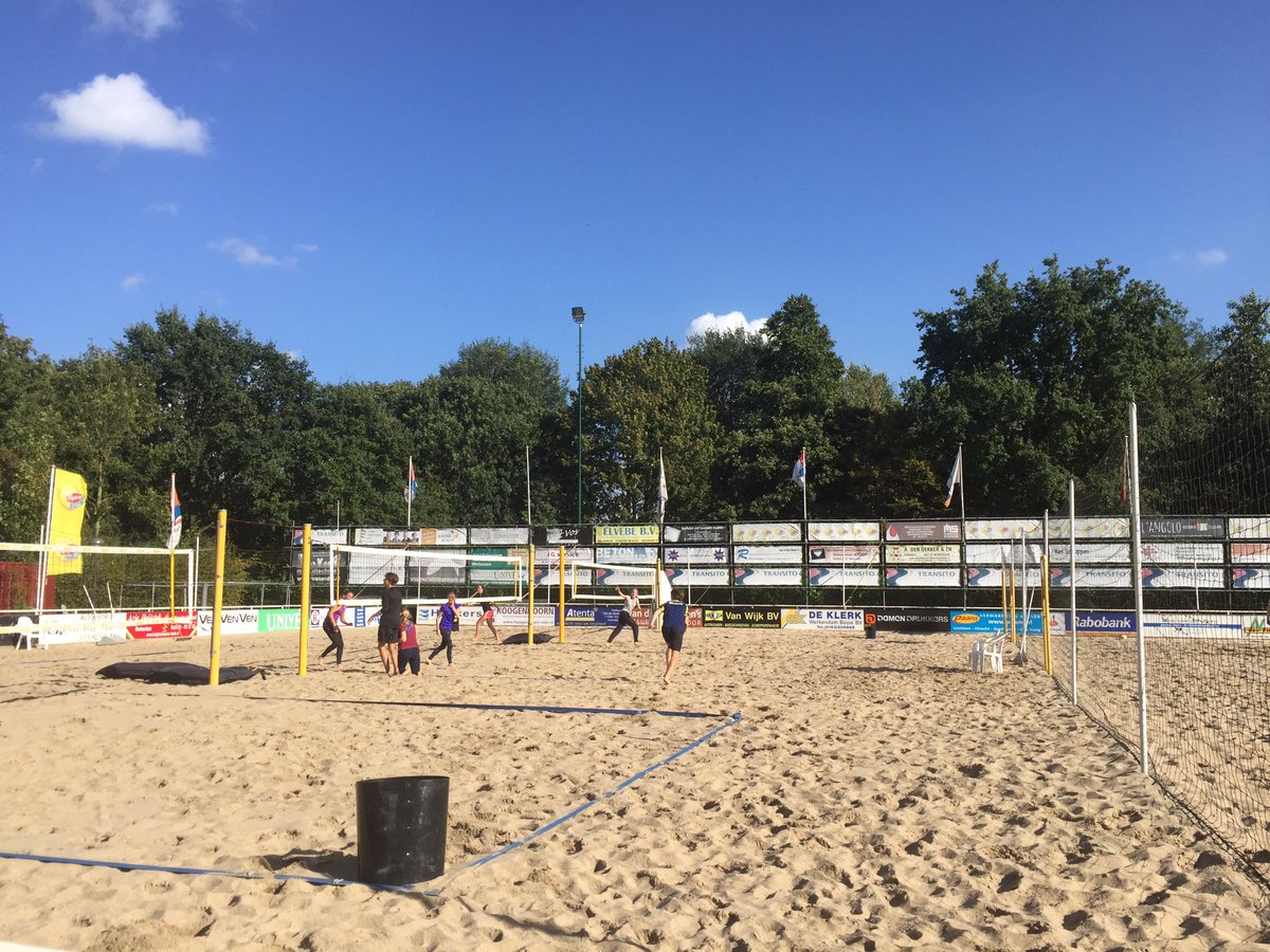Beachsport's tweet photo. @camphusianum op Copakadijk actief met oa #kanjam #beachvolleybal #mikbal #korfbal https://t.co/iJL4KY5Oyp