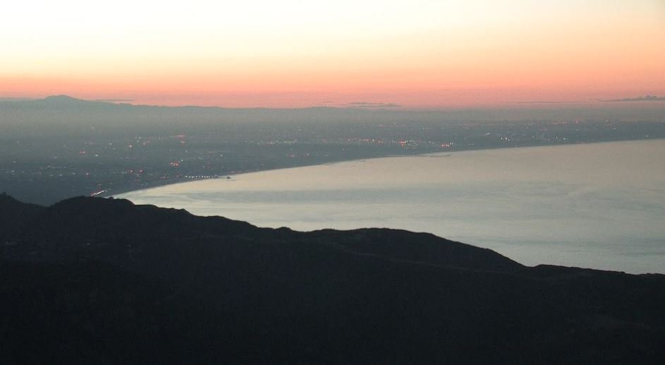 TGIF! Sunny & warm in SoCal this last day of September. Sun-Tues will be our coolest days. @NBCLA