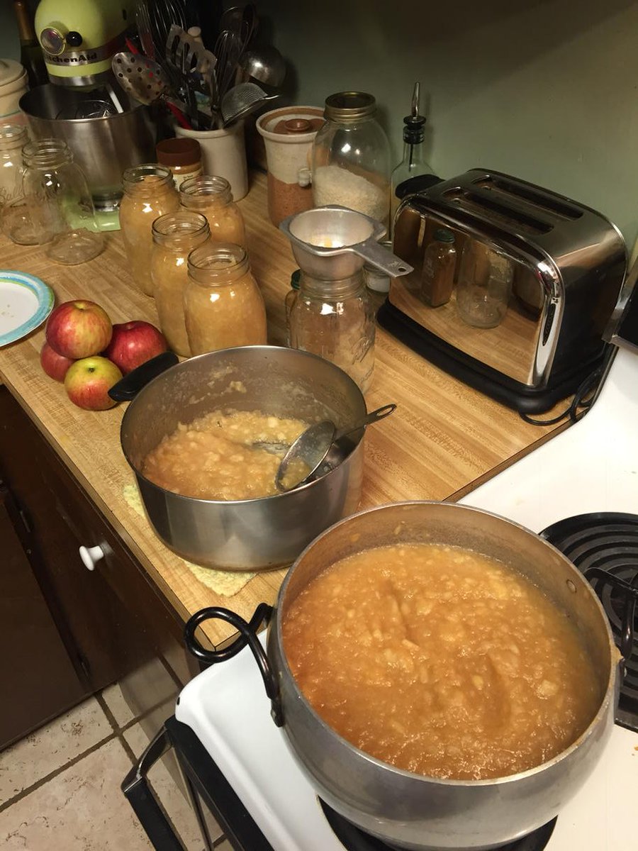 JimAvett's tweet photo. Applesauce time!!! https://t.co/FYhnMTHn5F