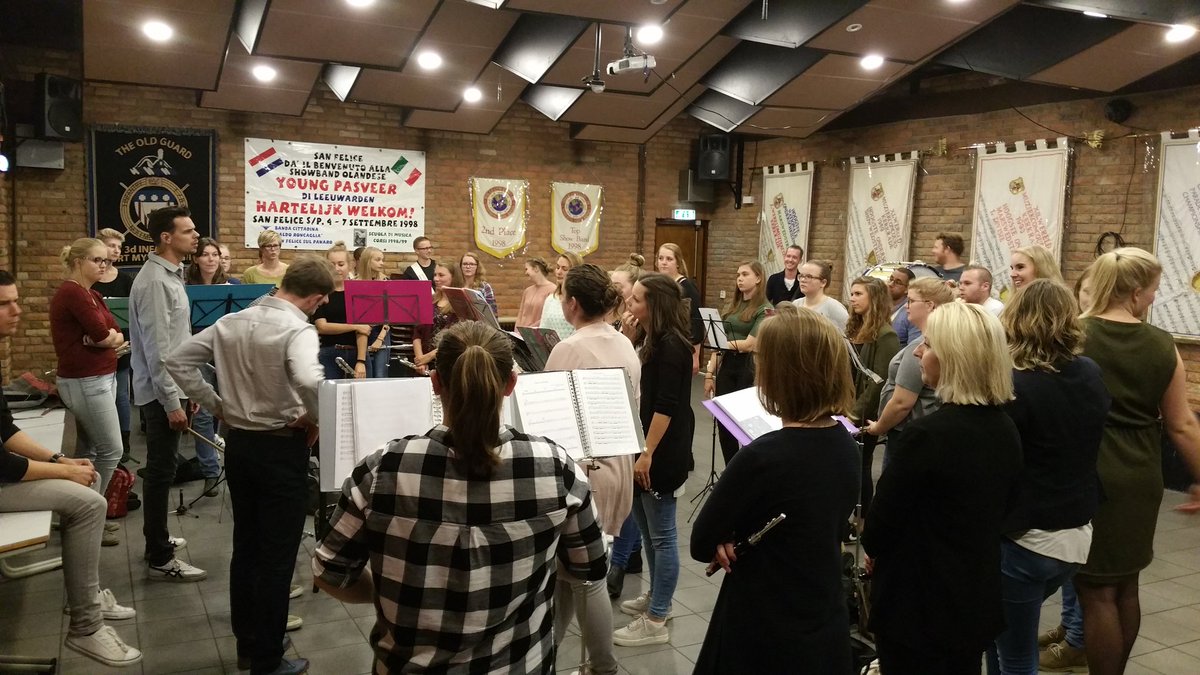 Wat doet onze dirigent bij <a href="/Pasveerkorpsen/">Pasveerkorpsen</a> Benieuwd?.. kom dan 15okt naar <a href="/ProudEvent/">ProudEvent</a> proud-event.nl #TotaalTheaterSpektakel