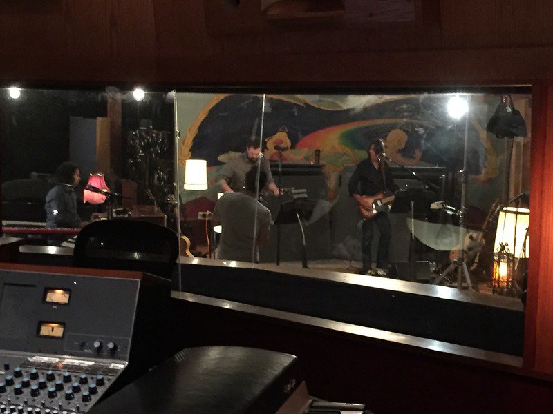 TheHawkeyes's tweet photo. This band just gets it right EVERY TIME! @drivebytruckers #ElectricLadyStudio #SurrenderUnderProtest #AmericanBand - https://t.co/i2diHurobA https://t.co/Ha30OFZRWe