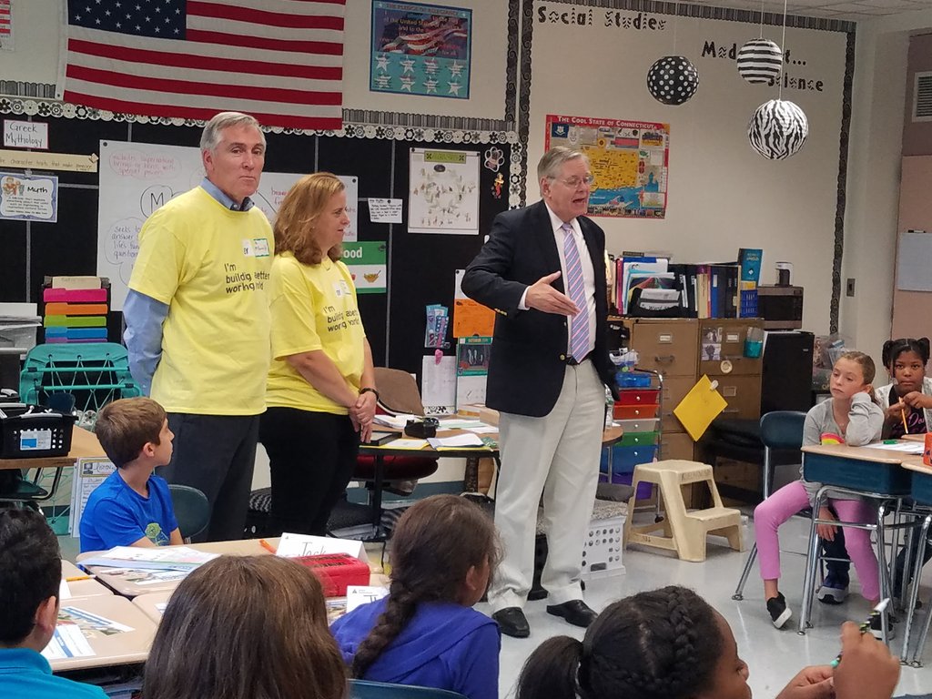 <a href="/stamfordmayor/">David Martin</a> takes questions from Newfield students on what it takes to run the city during #eyconnectday <a href="/eycareers/">EYcareers</a>