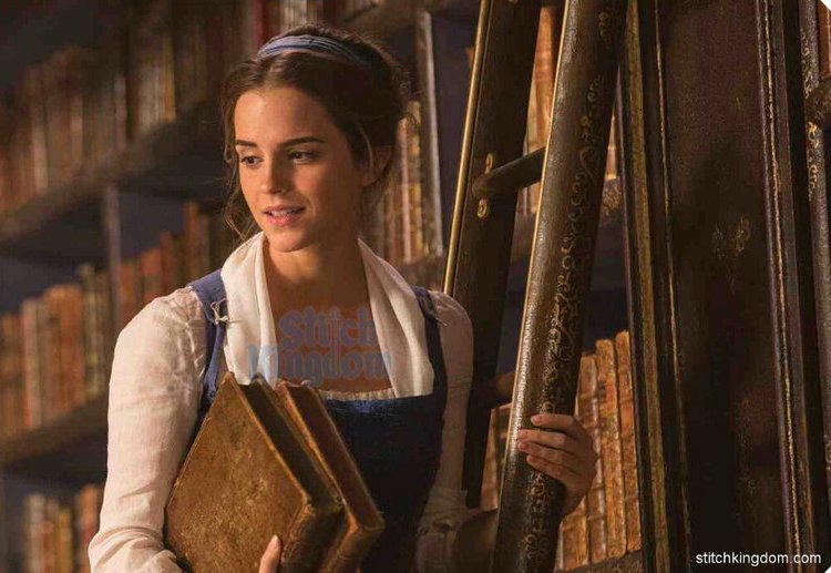 EiProfeta's tweet photo. Primeras imágenes de Emma Watson como Bella en "La Bella y la Bestia". #BeautyAndTheBeast https://t.co/hF5j62AhHR