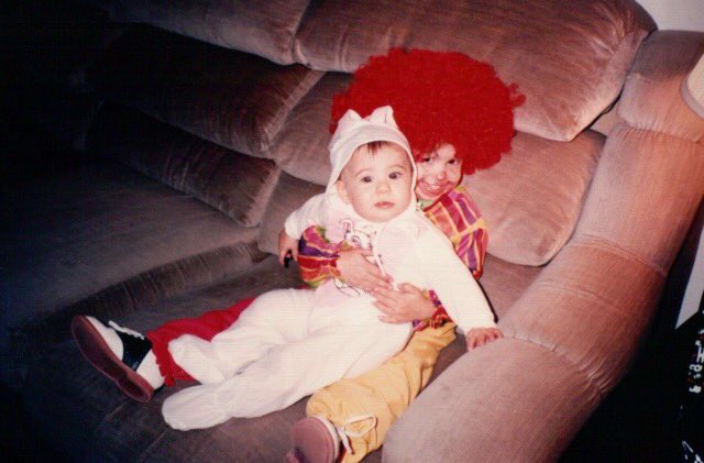 arrsmith's tweet image. I survived a clown abduction 😎