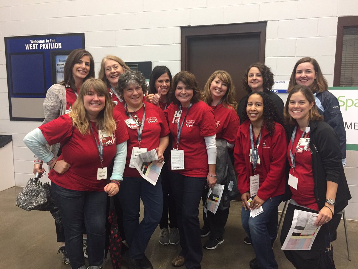 TiffLRader's tweet photo. IUH AHC CNS team gives back.  #IUHealthGiving https://t.co/nTO3oJYQSN