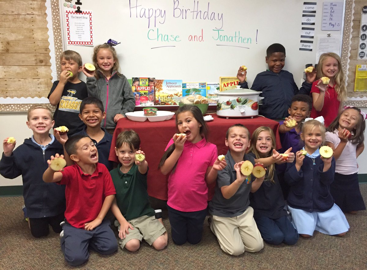 brittneyjay78's tweet image. Apple Day! #applemath #applescience #johnnyappleseed #applebutterandbiscuits #applesandcaramel #forneyisd #outRHEAgeous #forneyconnects