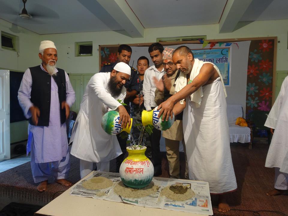 drckraut's tweet photo. Wonderful message of brotherhood and peace! #Lahan #Madhesh #Nepal Pic:OnlineSirha https://t.co/bbuPc1o12y