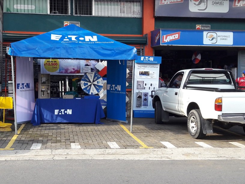 ETN_LATAM's tweet photo. Cada vez son más los electricistas y clientes que ganan con nuestra Club Ferretero. Confianza y servicio en cada proyecto residencial https://t.co/s6qeOZ0hf3