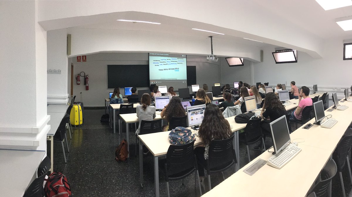 DocenciaFIP's tweet photo. Taller Salut 2.0 a @EnfermeriaUVEG #FIPSalut20 https://t.co/3e8eEnx02b