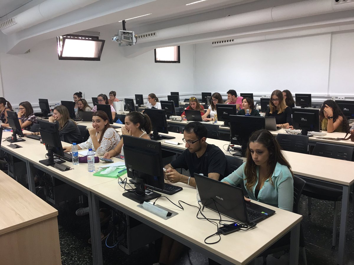 DocenciaFIP's tweet photo. Taller Salut 2.0 a @EnfermeriaUVEG #FIPSalut20 https://t.co/3e8eEnx02b