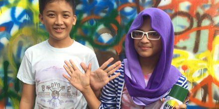 intalert's tweet photo. From street art to dancing, look back at photos of our global celebrations for Peace Day https://t.co/tOxTHiOszp #HandofPeace #ART4PEACE https://t.co/DNH3UdleXO