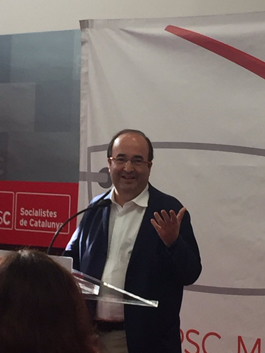 Juanmapenya's tweet photo. Compartint amb companys i companyes de @socialistes_cat l'acte d'inici de campanya de @Ambiceta #MesPSC https://t.co/4bzj48AfGb