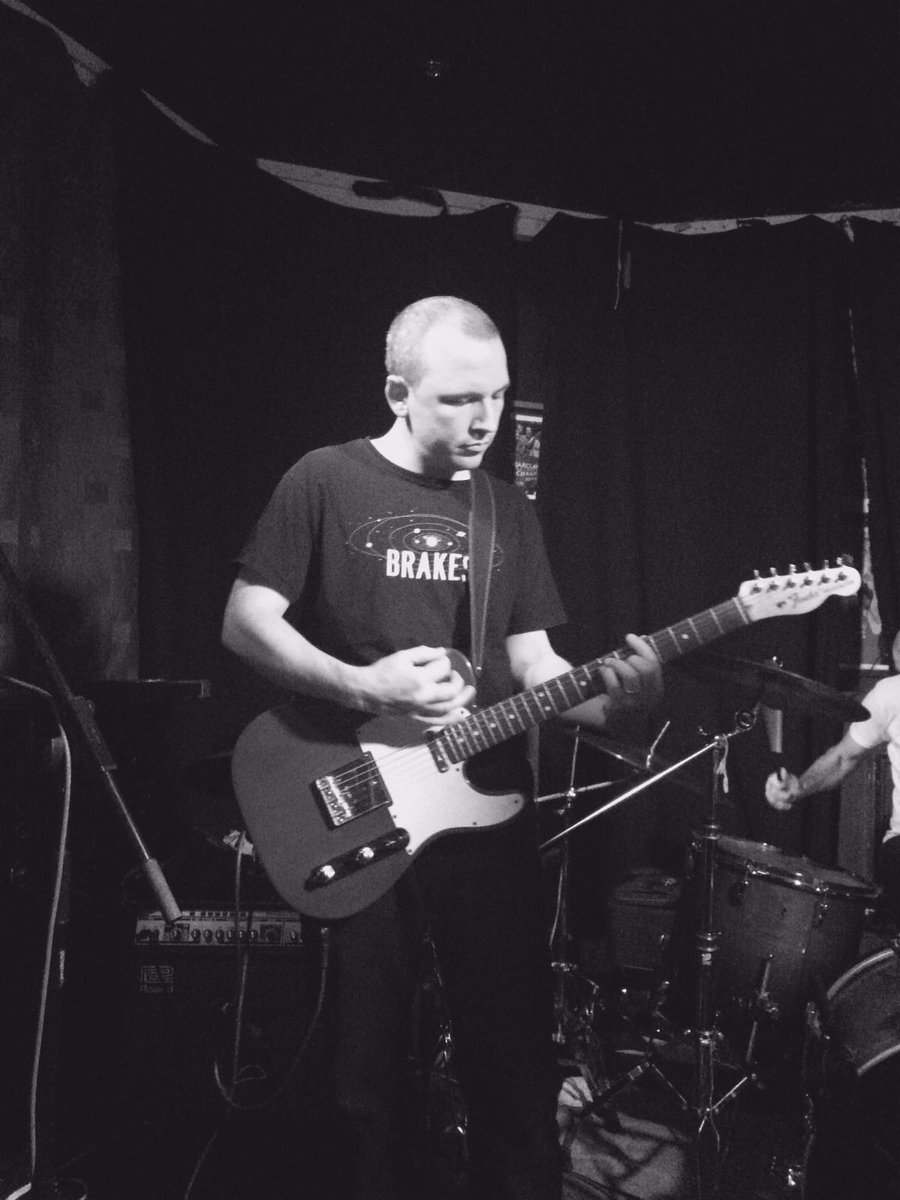 GunnerWho4's tweet photo. Few photos from last nights gig. https://t.co/Ppbhlz3r66