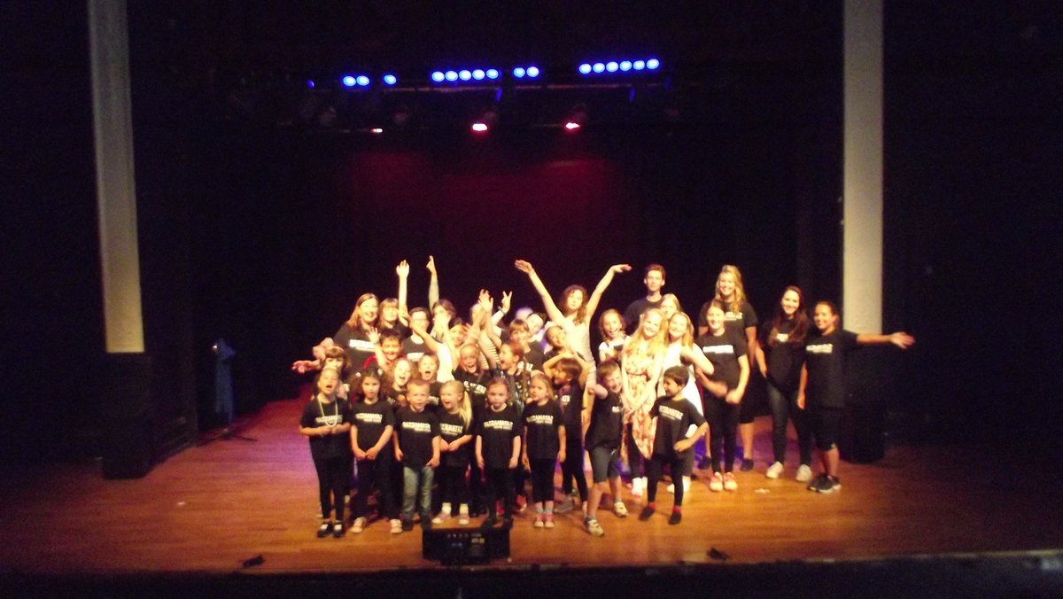 Give your children self-confidence, the best way to build this is through performing arts! <a href="/RazzExeter/">Razzamataz Exeter</a>.. enrolling now. #dance #sing #act