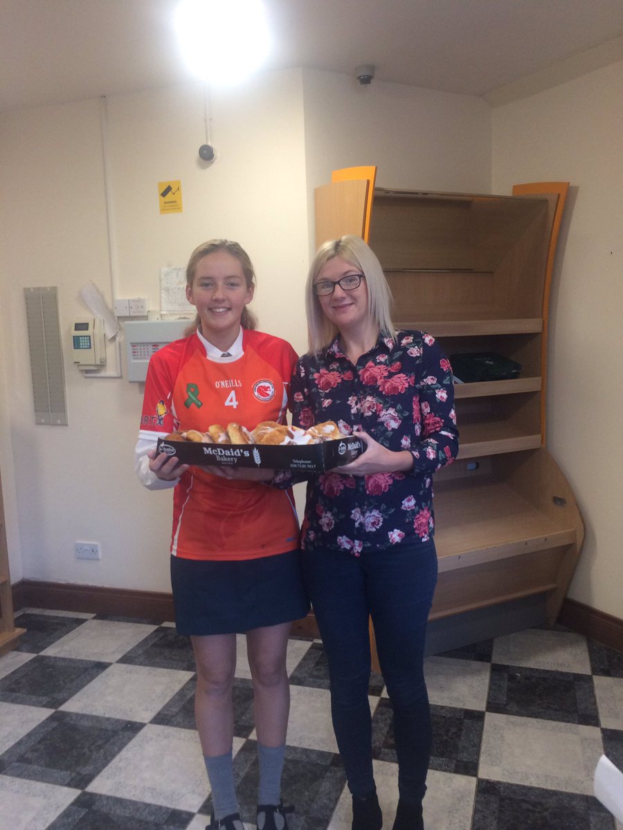 LLFlisaorsi's tweet photo. Big thank you to McDaid's Bakery who kindly sponsored Lea Casey from @BrianOgs with buns for her bake sale this morning. #livelife https://t.co/6sAI4hY2Ri