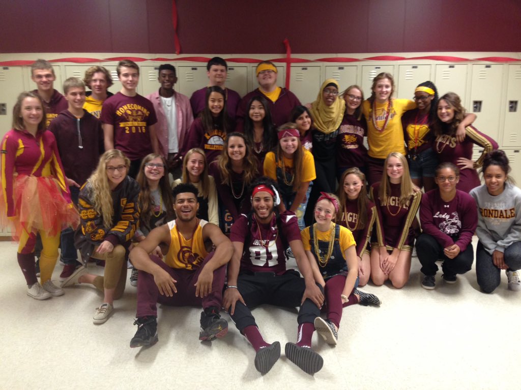 MsStilesPsych's tweet image. Only AP psychology students get this excited to take a test! #Homecoming #DressedForSucces #PositiveCorrelation 💛❤️