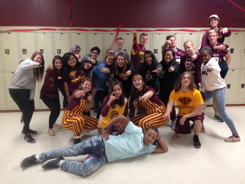 MsStilesPsych's tweet image. Only AP psychology students get this excited to take a test! #Homecoming #DressedForSucces #PositiveCorrelation 💛❤️