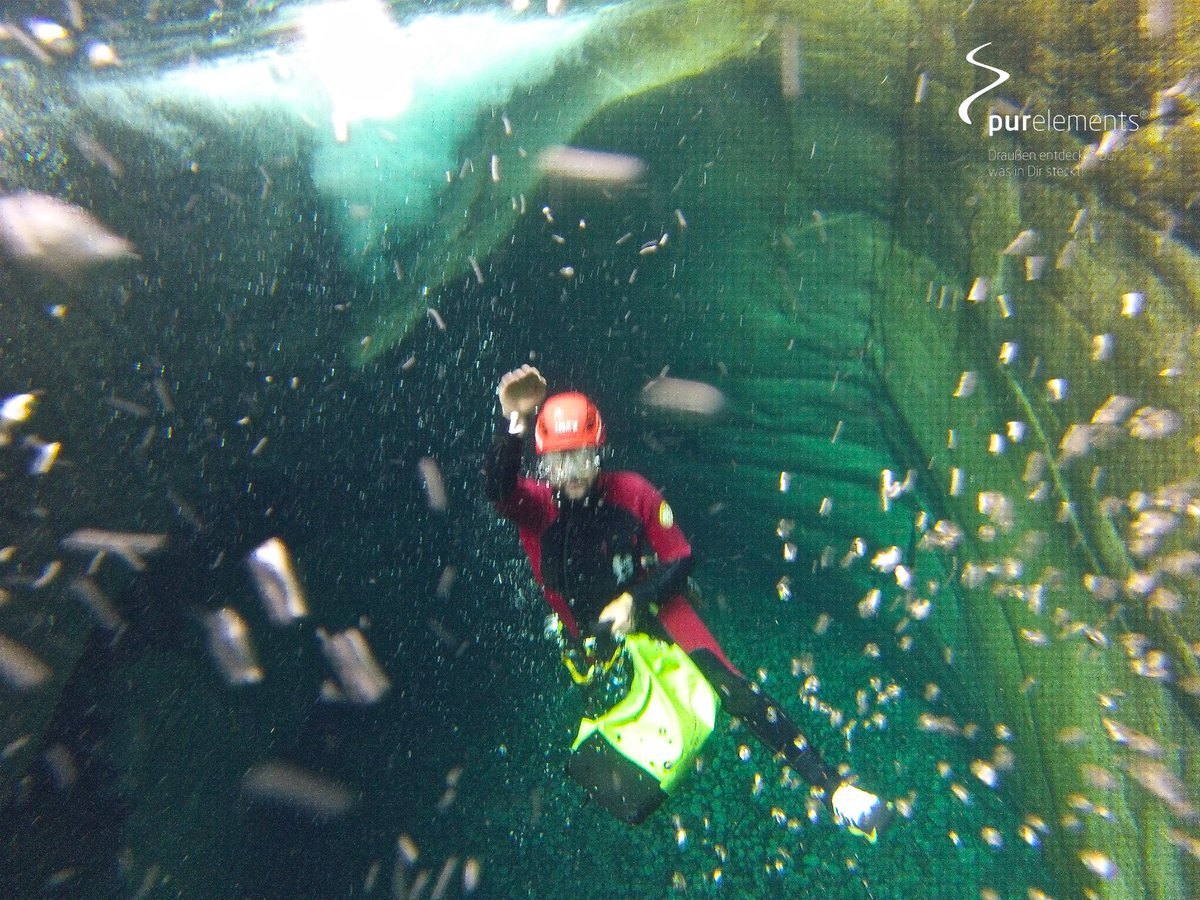 purelements_de's tweet photo. #Canyoning #Guide at work: diving to get a lost backpack.
#purelements #canyoning #diving #canyon #bodengo #verzasca #deepdiving #waterporn https://t.co/SFuIuwgwv4