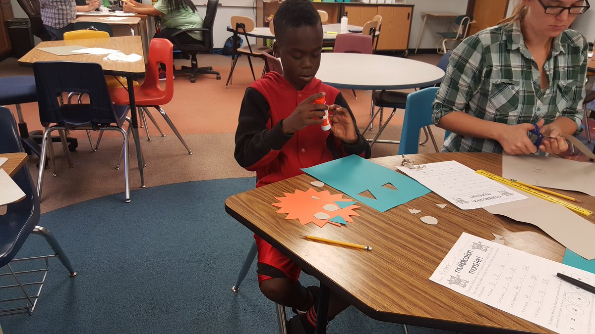 ReberMTE's tweet photo. Making multiplication monsters!!! @MTEUSD202 @ms_kruse4 @MsDunlap4thMTE @J30teach https://t.co/erG6XwfvyH