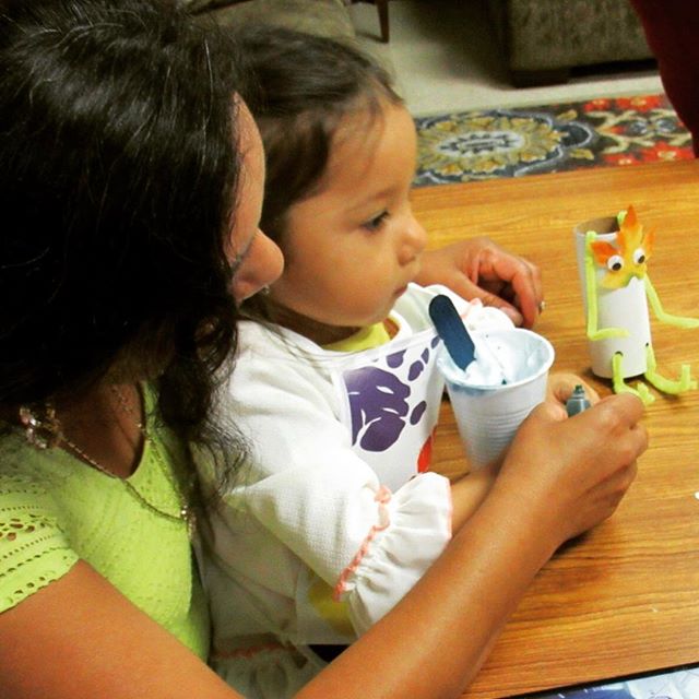 VMLCdallas's tweet photo. Parents &amp; children learned about the @dallasarboretum and made nature-themed crafts at West Dallas. Happy Family Literacy Week! #aeflweek https://t.co/Njz76dnNWv
