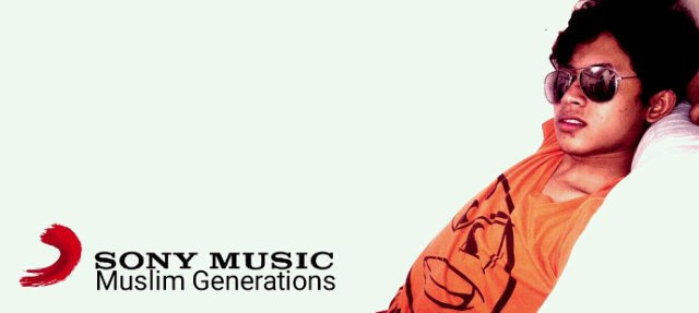 SonyMusicTV's tweet photo. WOWW KEERENN!! Pria tampan @MwMaulidan lipsync lagu (shy by @JaiWaetford) check out-@YouTube https://t.co/jlWLoc52uL https://t.co/LBE2c9UKBl