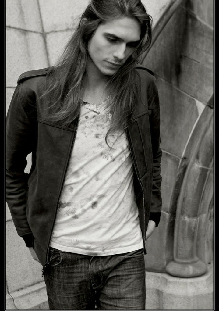 красивые парни с длинными волосами. парни с длинным 18. бен барнс академия вампиров. бен барнс. ярослав фролов длинноволосые парни.