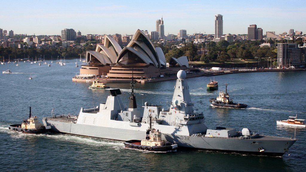 Adm Jones' photo of @HMSDaring in Sydney Harbour is so beautiful let's look at it again