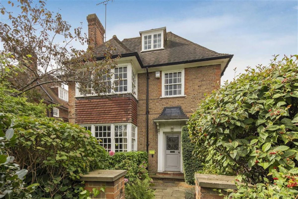 For those Harry Potter fans interested in moving to London; Hermione's Muggle Home is Now For Sale — House of ...