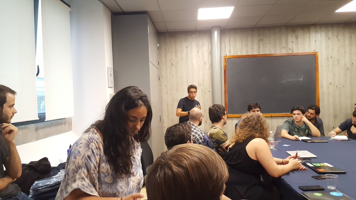 TerrinoniMarco's tweet photo. Facce da @gdgtorino! #community @Lele_a_ @Davide_Dada @LucaPezzolla1 @ewilly1 https://t.co/AC5pa1igqi