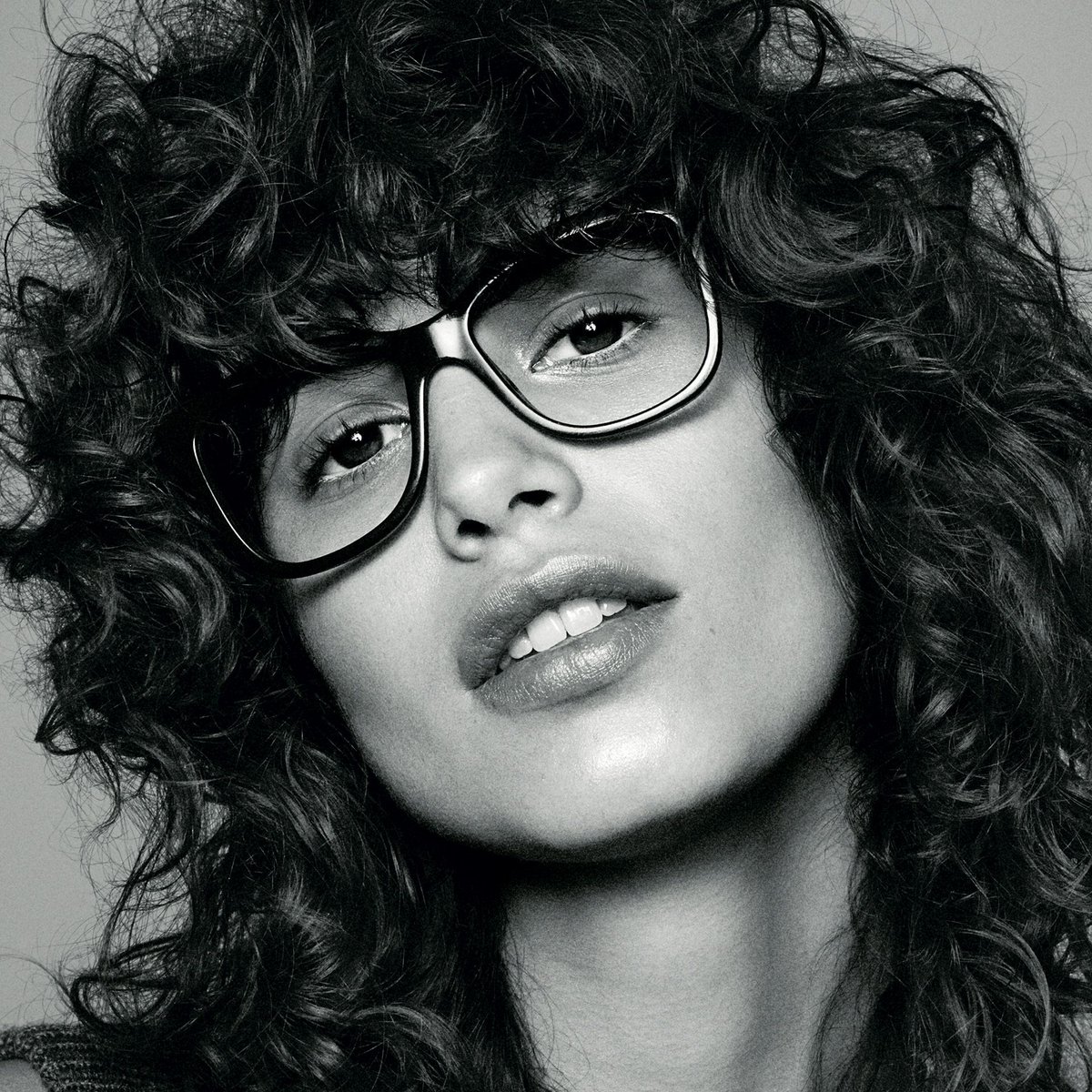 BritishVogue's tweet image. SPECS APPEAL: Vogue edits the 10 best fashionable glasses to buy now: vogue.uk/EbQU7k